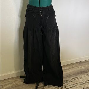 Women's Black Wide-Leg Jeans